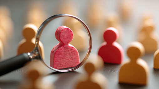 Recruter son premier salarié : les pièges à éviter pour un club amateur